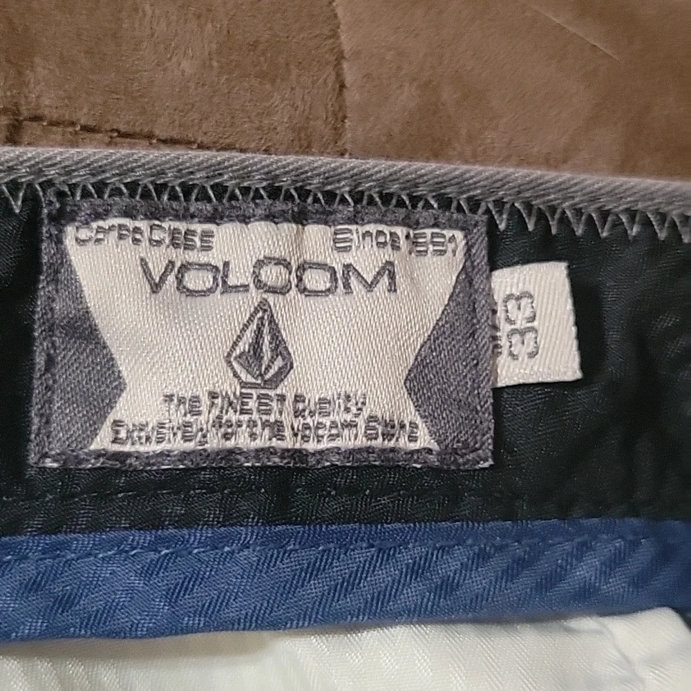 VOLCOM Men's Casual Walking Shorts Grey Cotton Outdoor Beach Surfer Coastal S 33